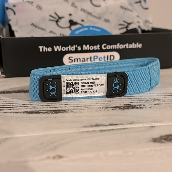 NIB GPS Pet Undercollar Stretch QR Code ID Collar & Name Tag W/ GPS Track Alerts - Picture 7 of 12